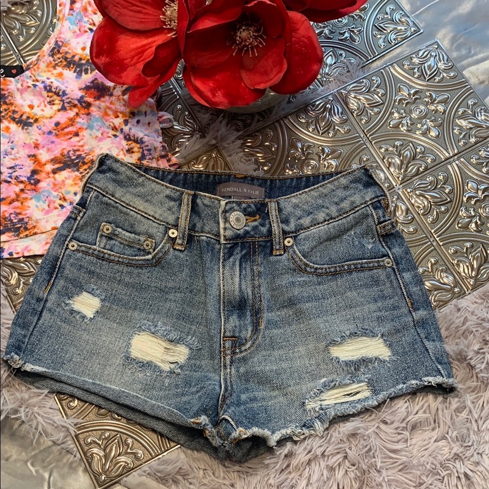 🌹Kendall & Kylie Blue Jean Shorts Distressed Raw Hem • Tic Toc Trending!